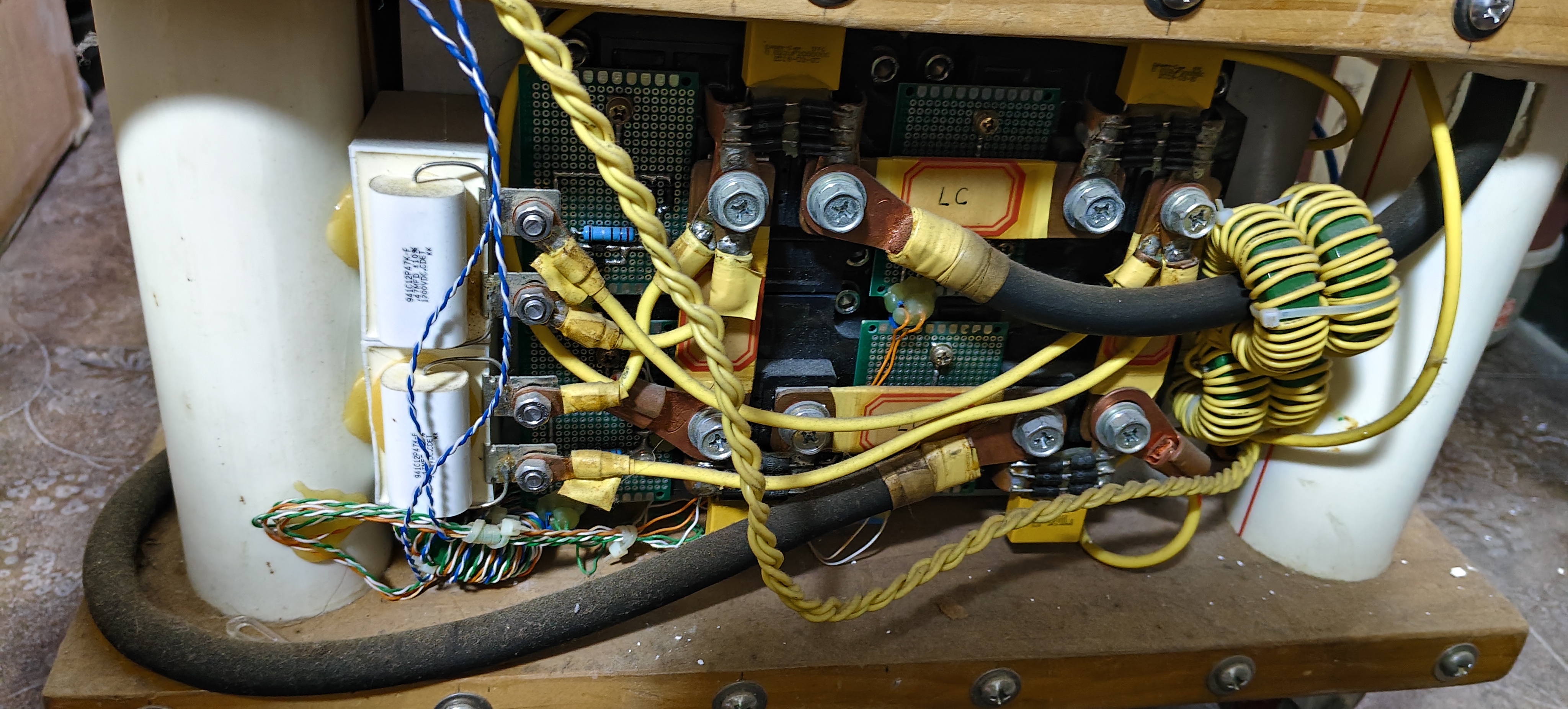 Primary power wiring with busbars, gate-drive wiring, and current transformer