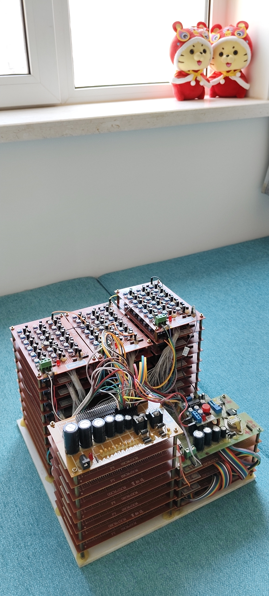 Transistor music box module close-up