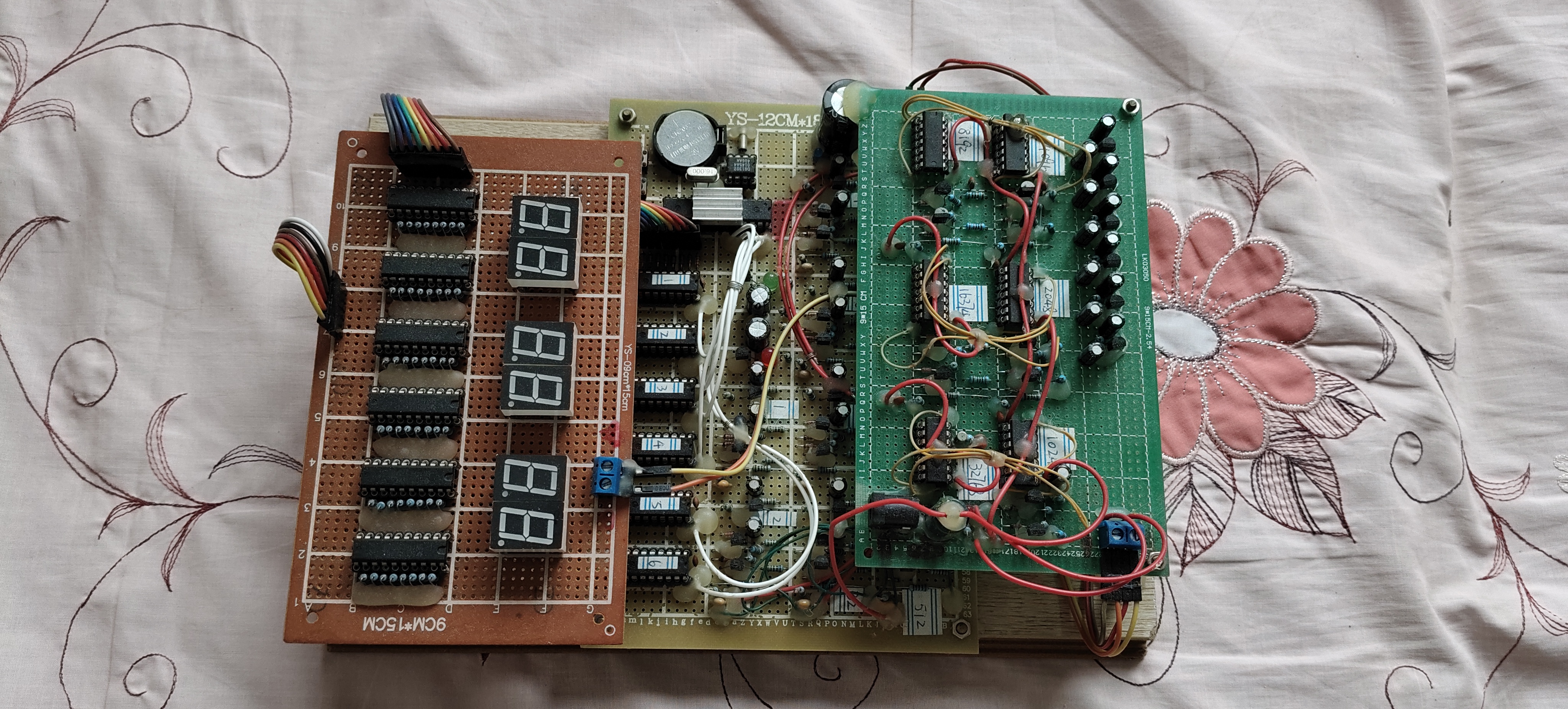 IC clock hardware photo